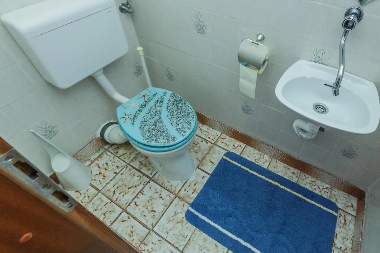 Smjestaj L Za Rad, Odmor, Grupe I Pojedince Apartment Kastela 0*,  Croatia