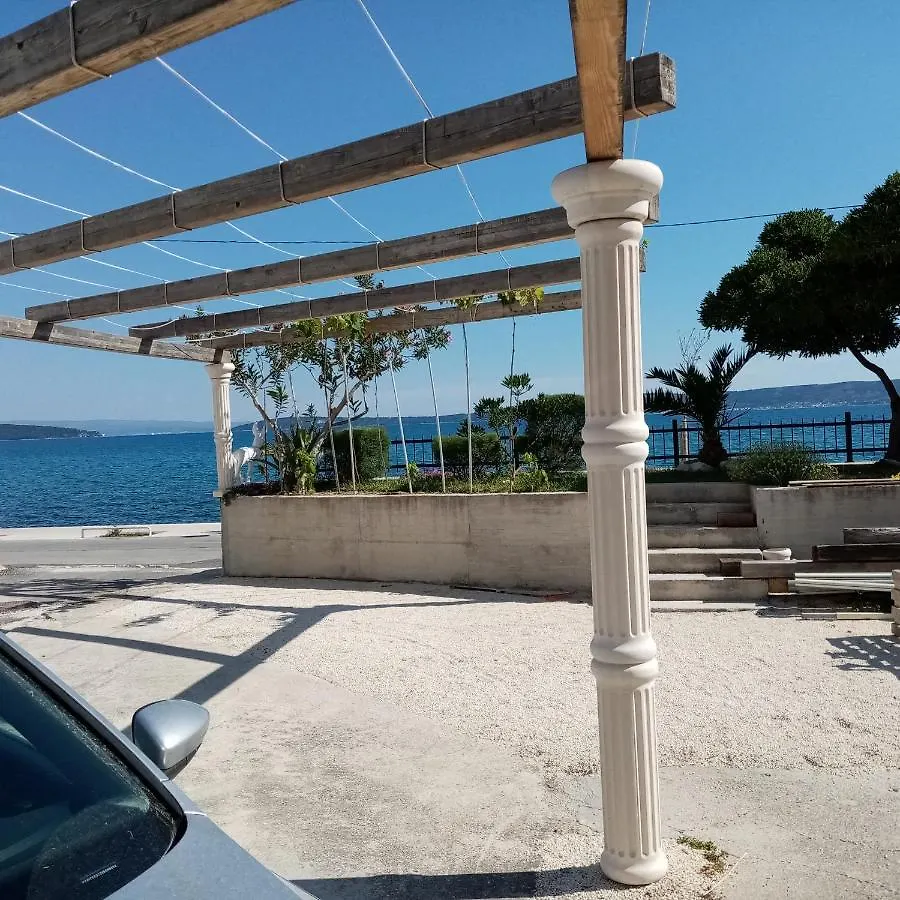 Smjestaj L Za Rad, Odmor, Grupe I Pojedince Apartment Kastela