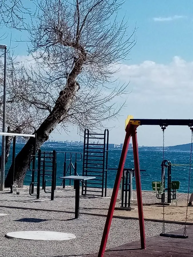 Smjestaj L Za Rad, Odmor, Grupe I Pojedince Apartment Kastela