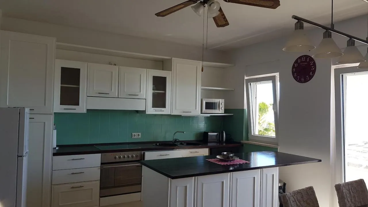 Smjestaj L Za Rad, Odmor, Grupe I Pojedince Apartment Kastela