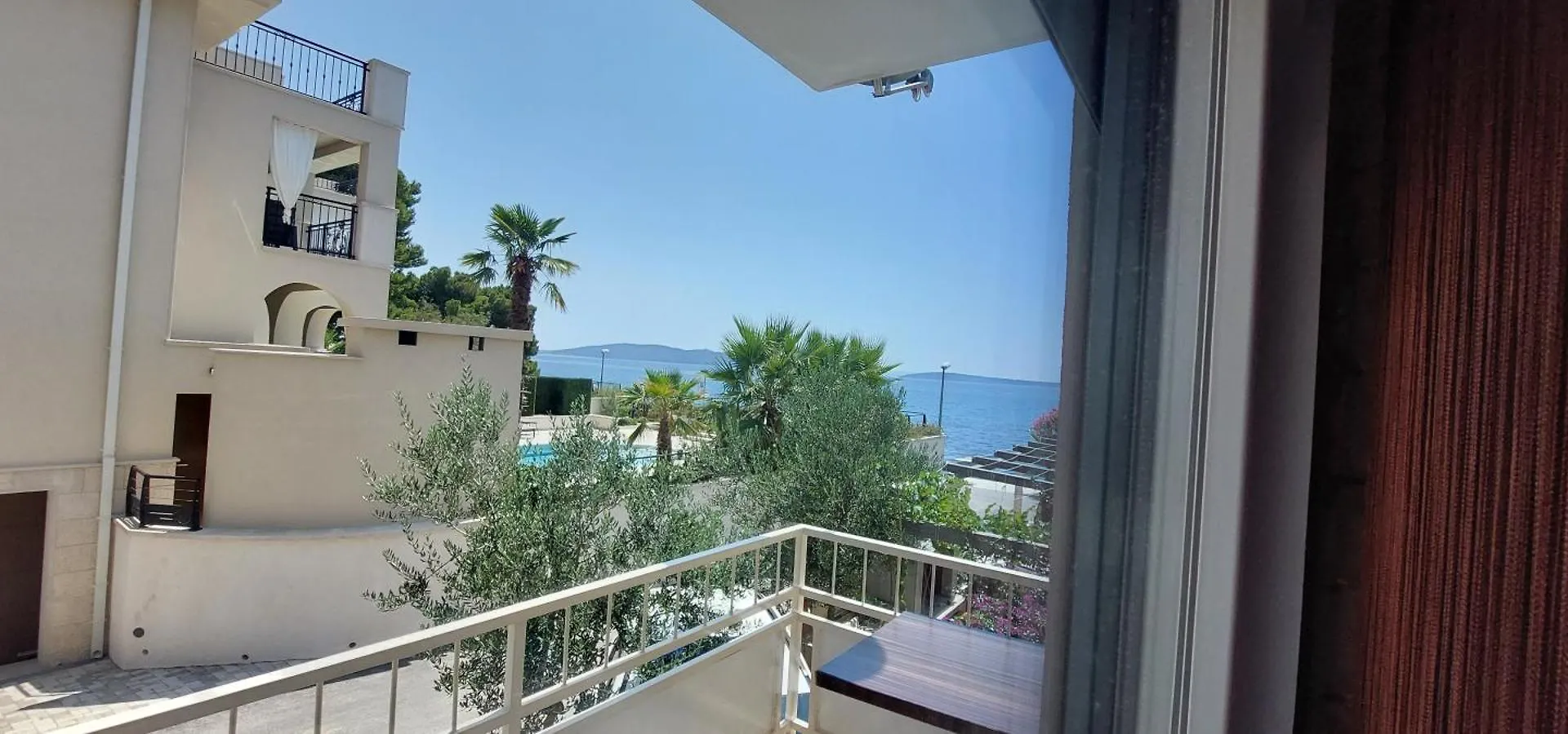 Smjestaj L Za Rad, Odmor, Grupe I Pojedince Apartment Kastela