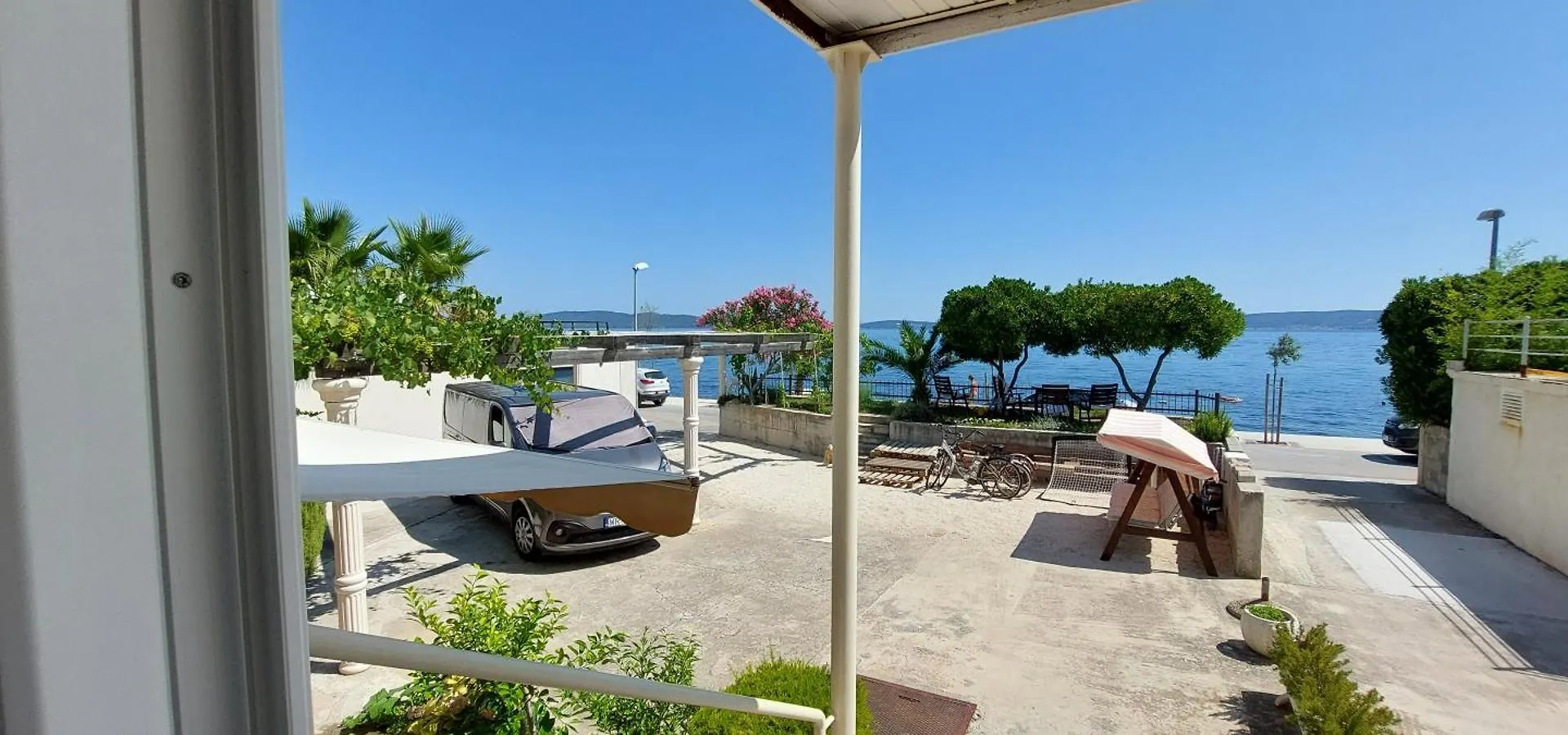 Smjestaj L Za Rad, Odmor, Grupe I Pojedince Apartment Kastela Croatia