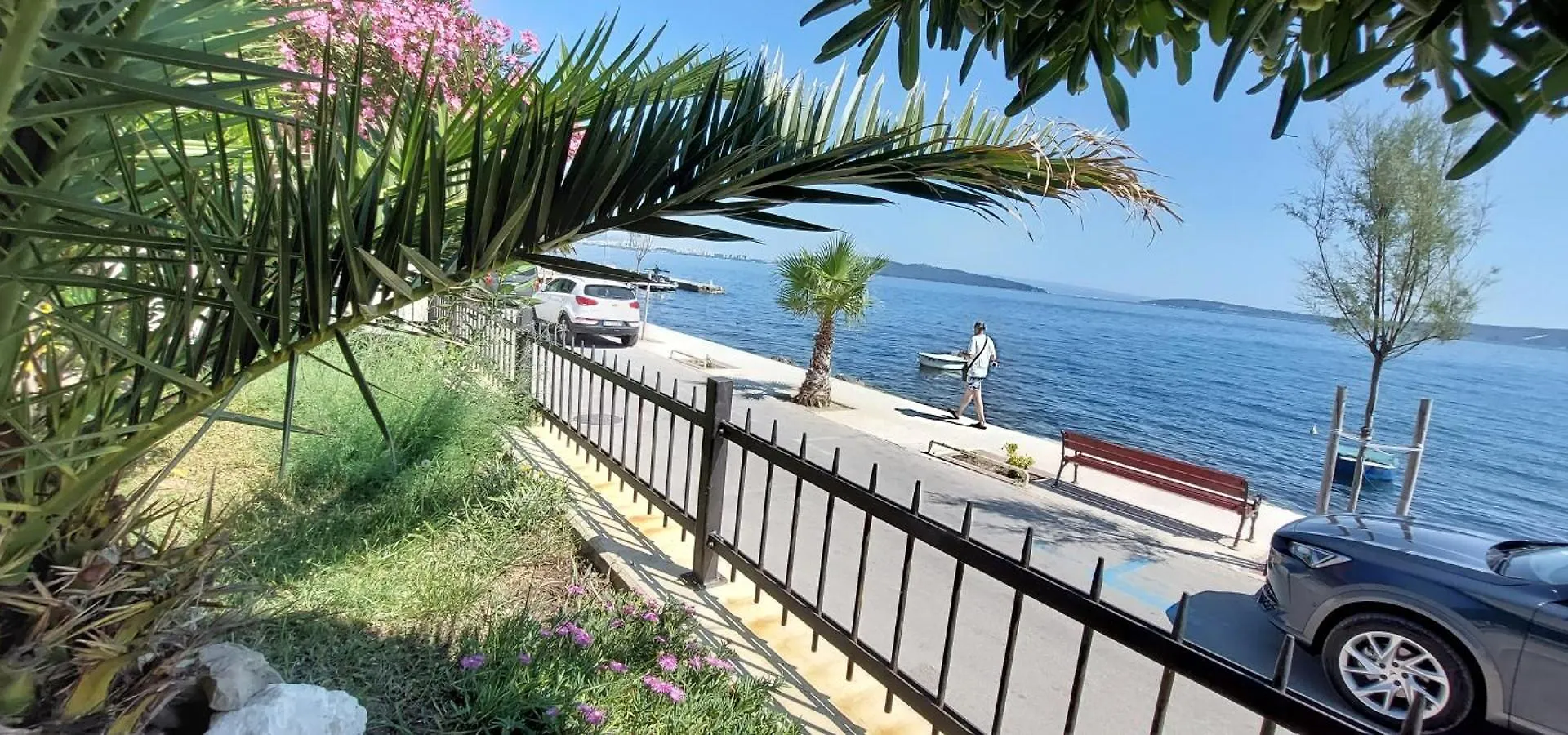 Smjestaj L Za Rad, Odmor, Grupe I Pojedince Apartment Kastela