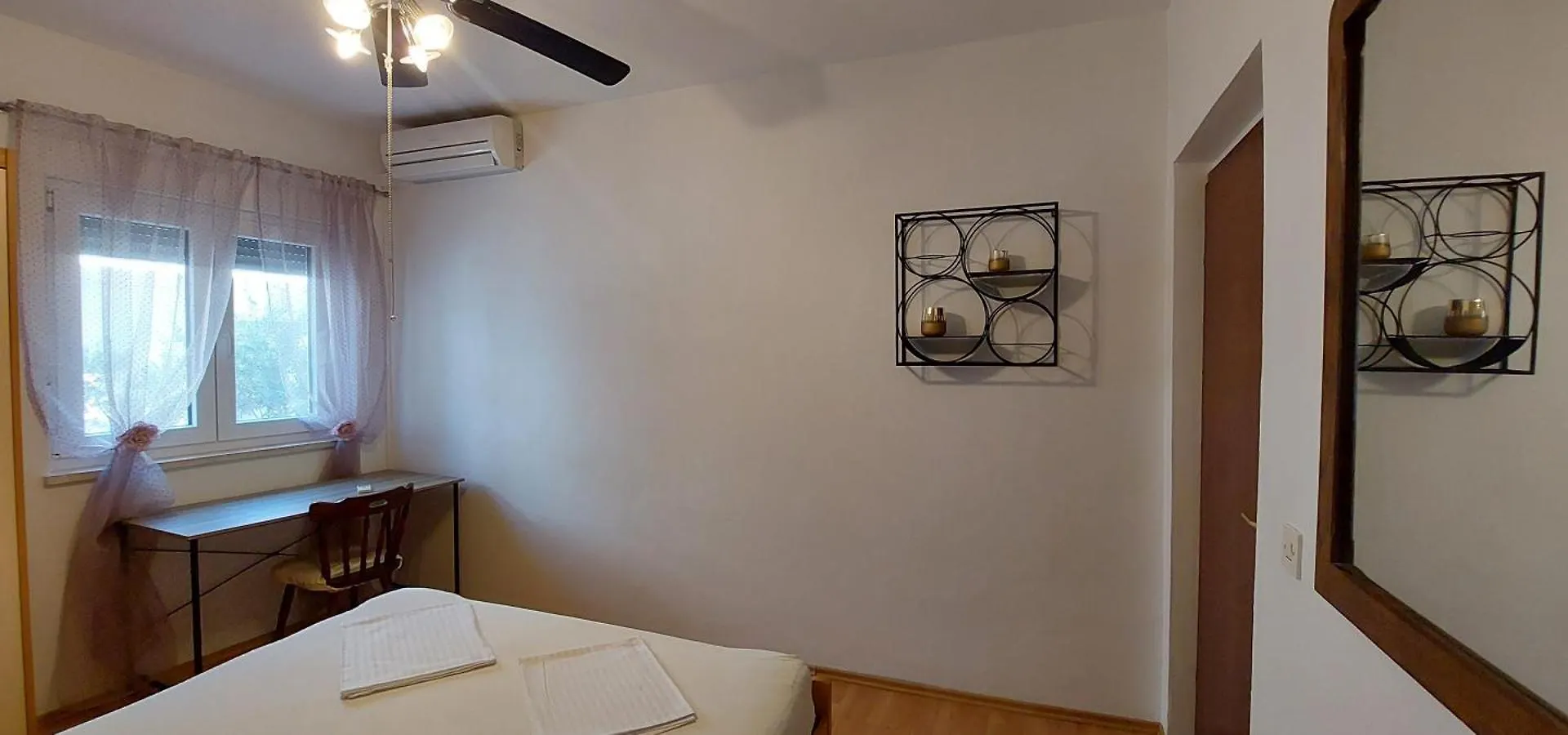 Smjestaj L Za Rad, Odmor, Grupe I Pojedince Apartment Kastela 0*,  Croatia