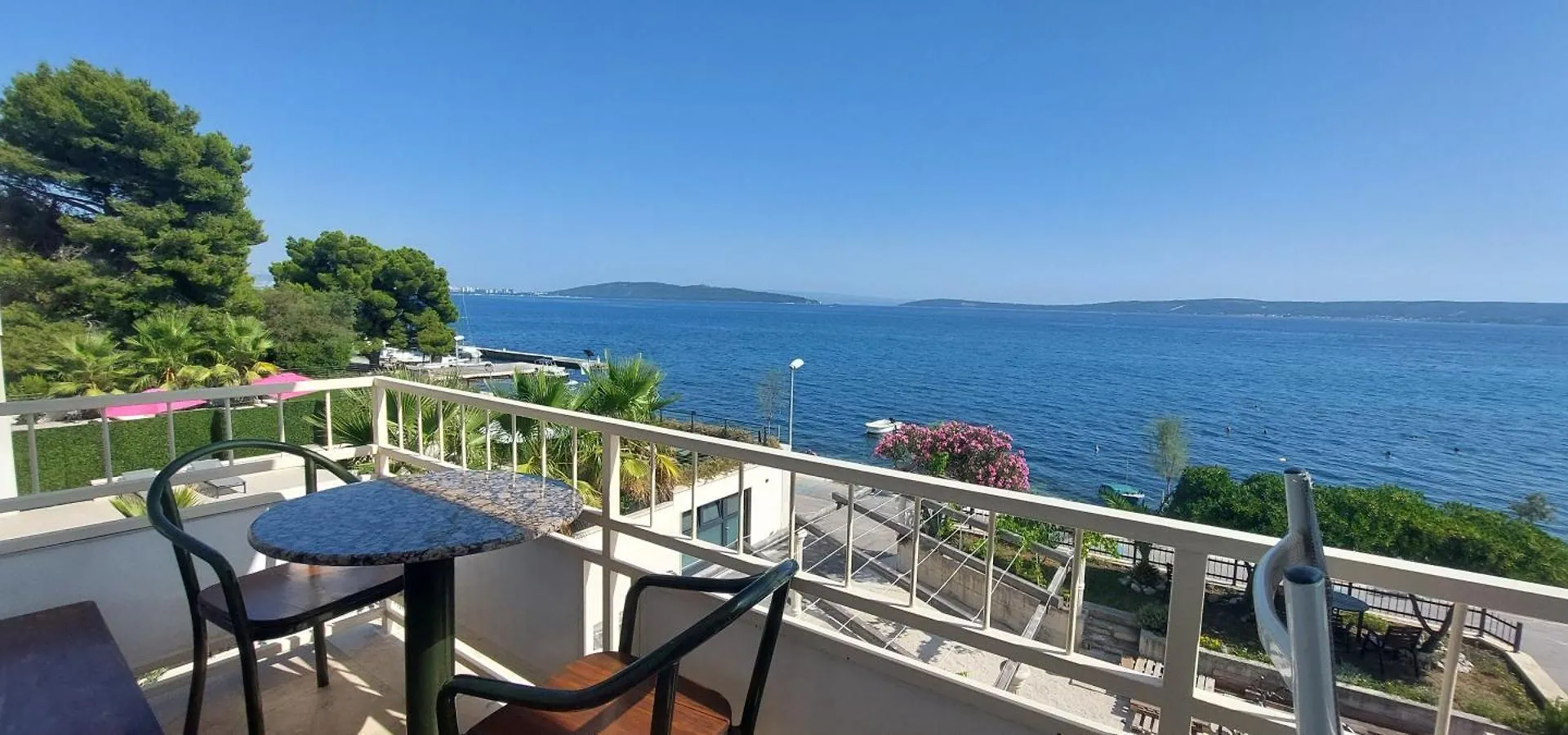 Smjestaj L Za Rad, Odmor, Grupe I Pojedince Apartment Kastela