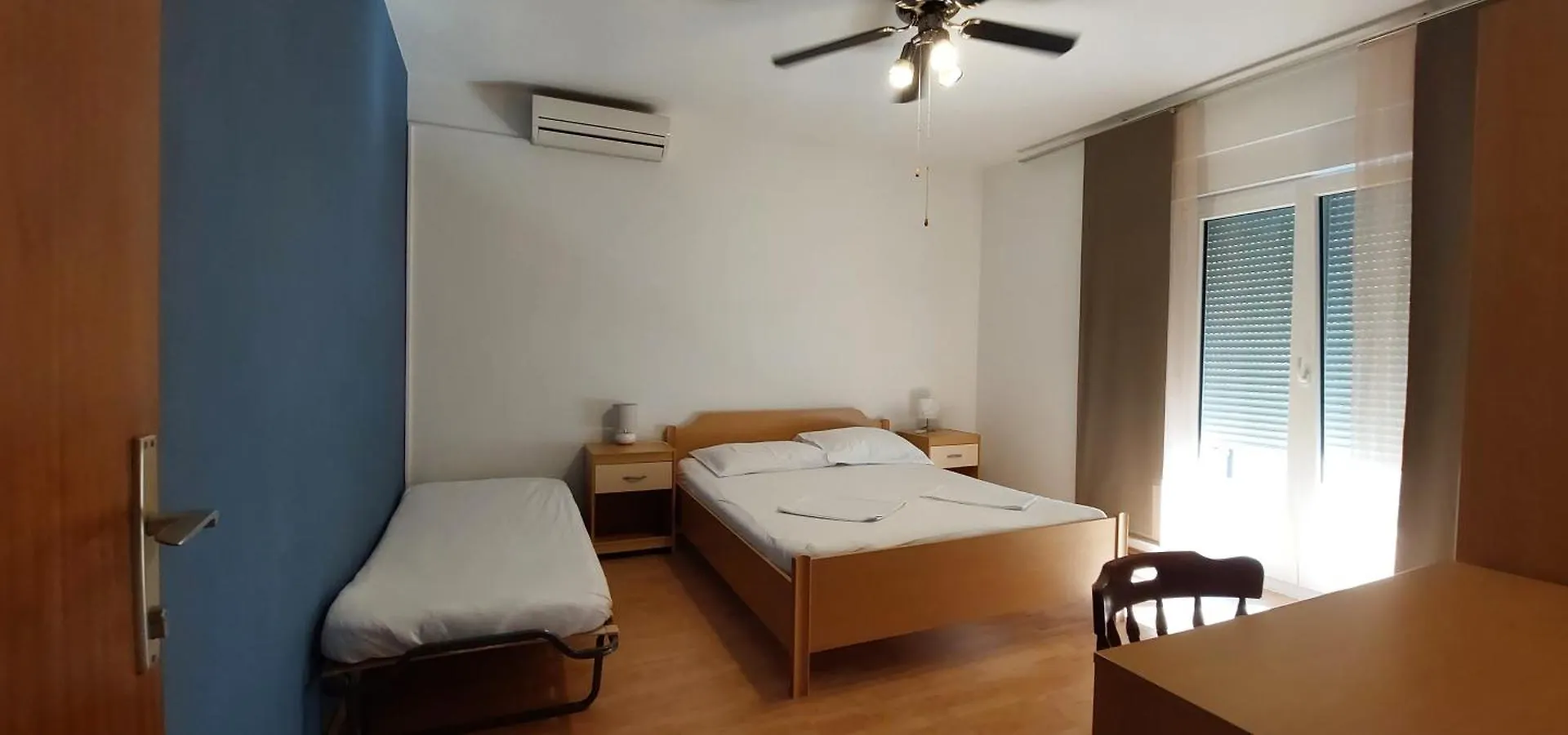 Smjestaj L Za Rad, Odmor, Grupe I Pojedince Apartment Kastela