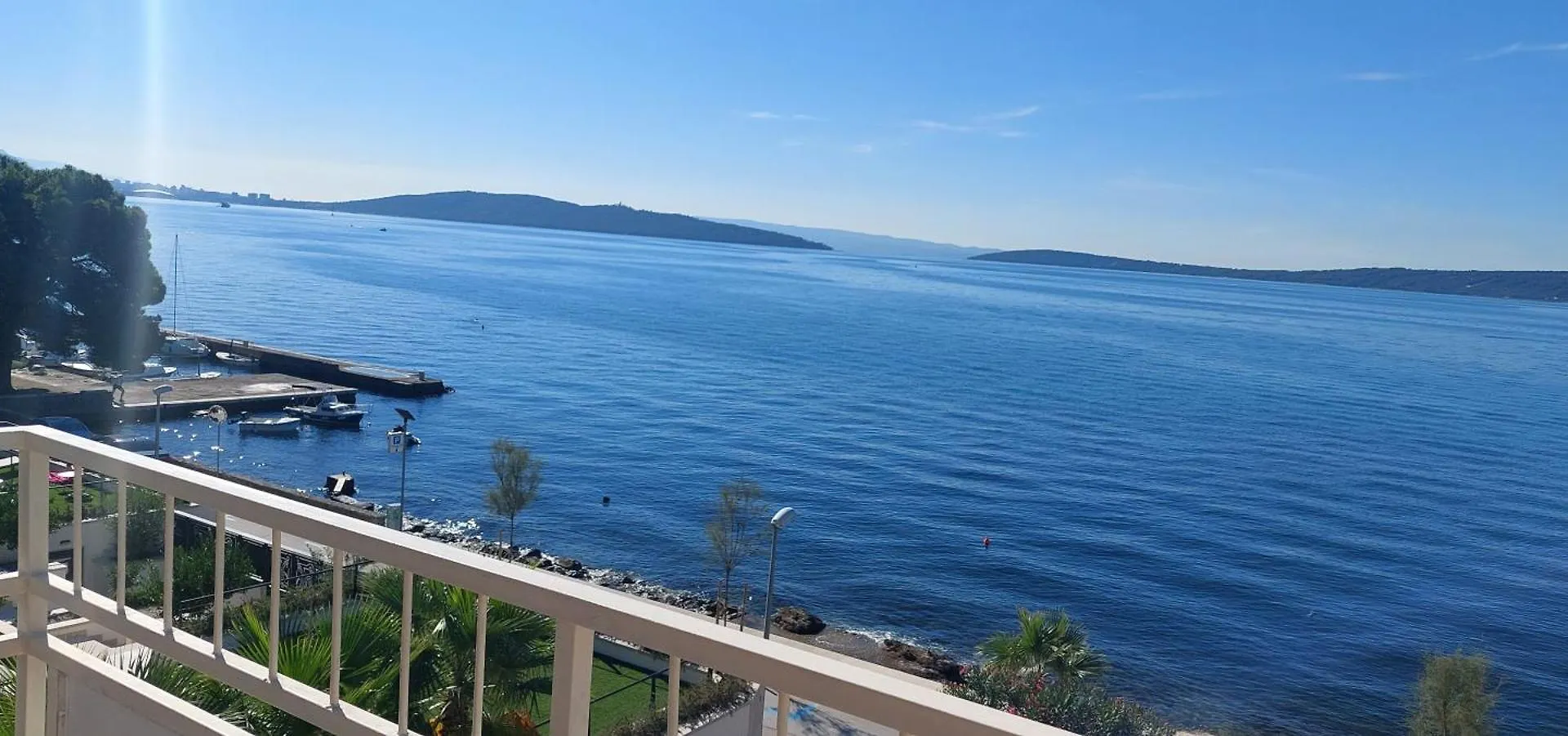 Smjestaj L Za Rad, Odmor, Grupe I Pojedince Apartment Kastela